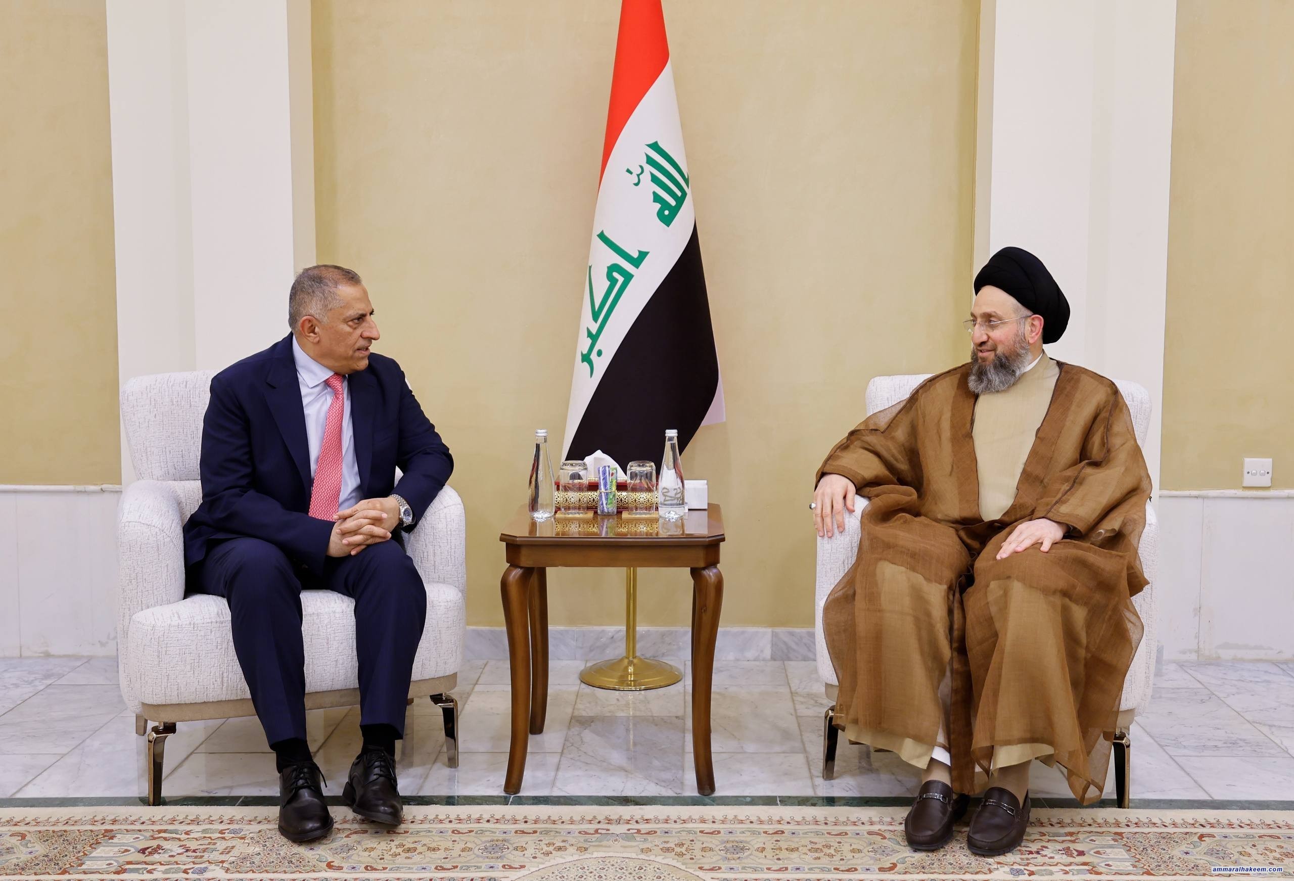 السيد الحكيم يدعو إلى اعتماد الأساليب والتقنيات الحديثة في العمل الأمني