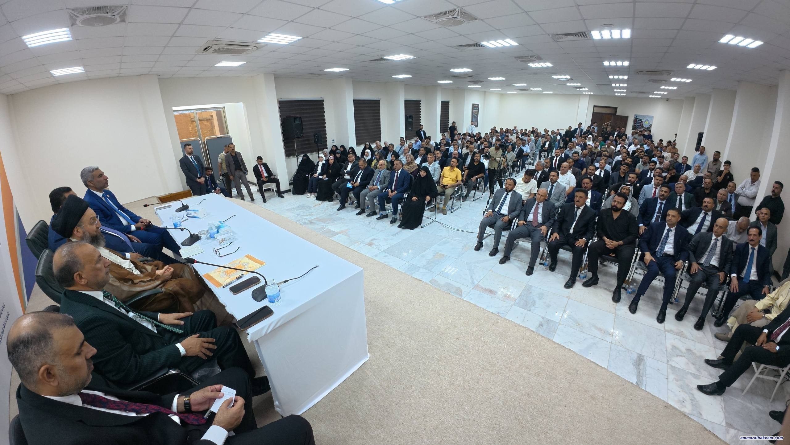 السيد الحكيم من واسط: تنويع الاقتصاد وحصر السلاح بيد الدولة ركيزتان لمواجهة التحديات الراهنة.