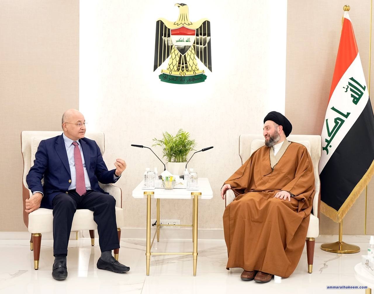 سەماحەتی حەكیم پێشوازی لە دكتۆر بەرهەم ساڵح كرد و بارودۆخی سیاسیان تاوتوێ كرد