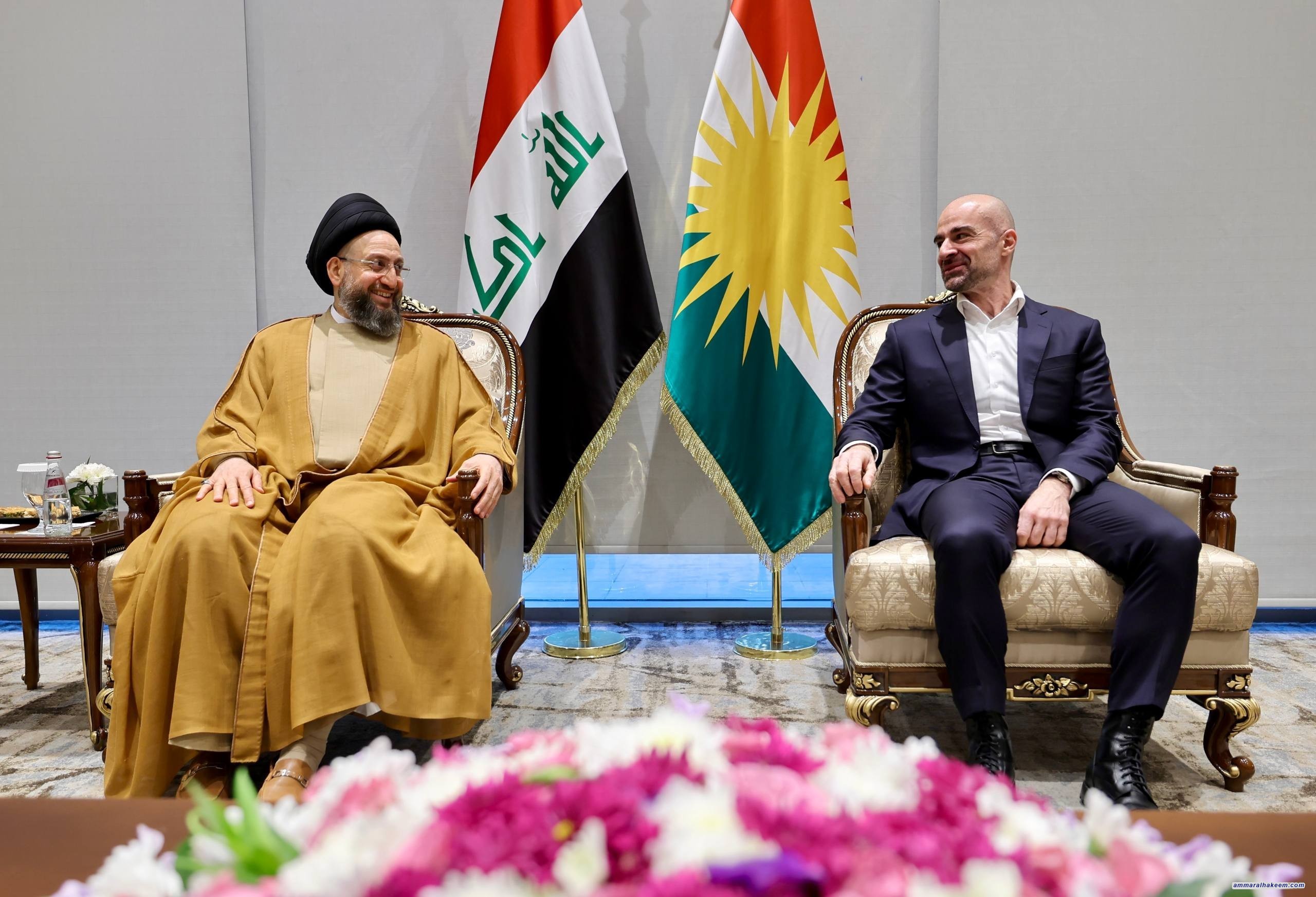 سەید حەكیم چاوی بە بافل تاڵەبانی دەكەوێت و دەڵێت یادكردنەوەی مام جەلال و  تەئكید كردن لەسەر یەكڕیزی ڕیزەكان و هەڵبژاردنەكان هەلێكە بۆ بەدی هێنانی سەقامگیری هەمیشەیی