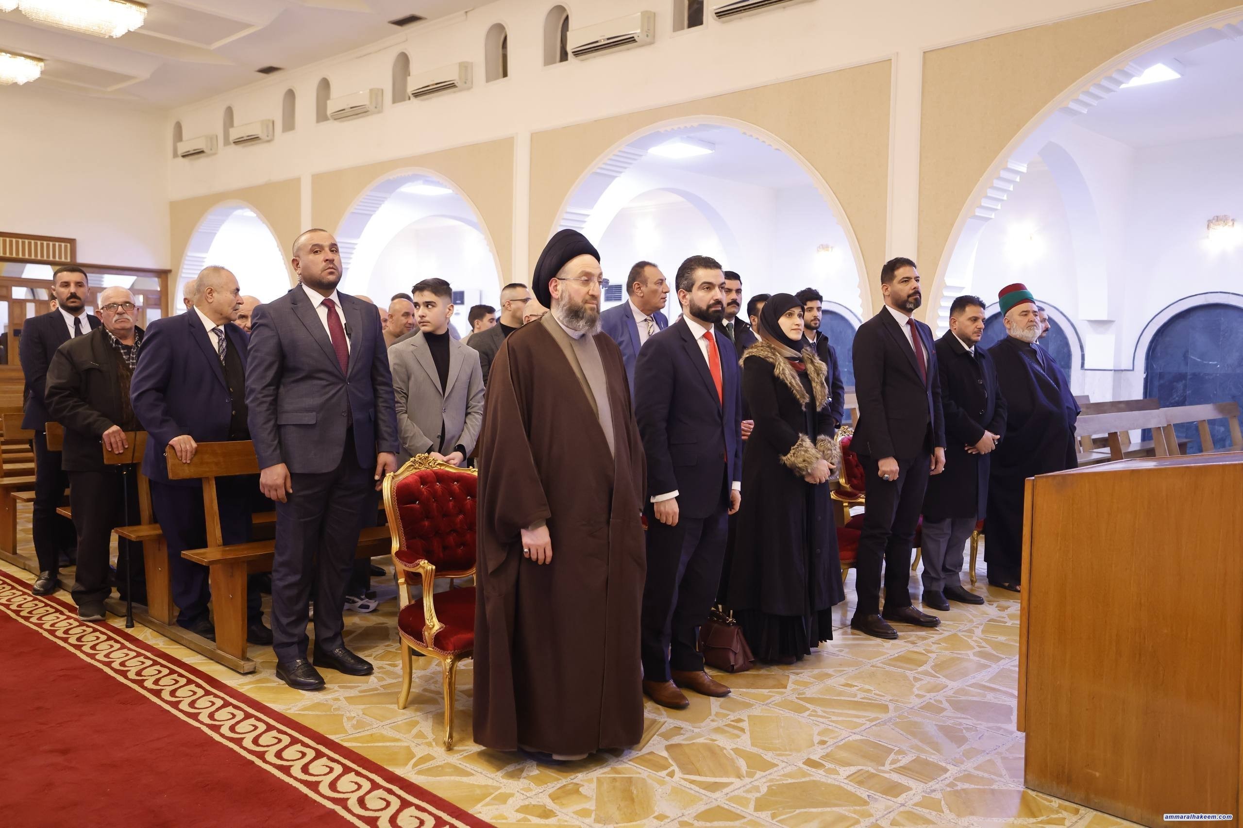 السيد الحكيم يحضر قداس أعياد الميلاد في الكنيسة الشرقية القديمة ويقدّم التهاني للمسيحيين