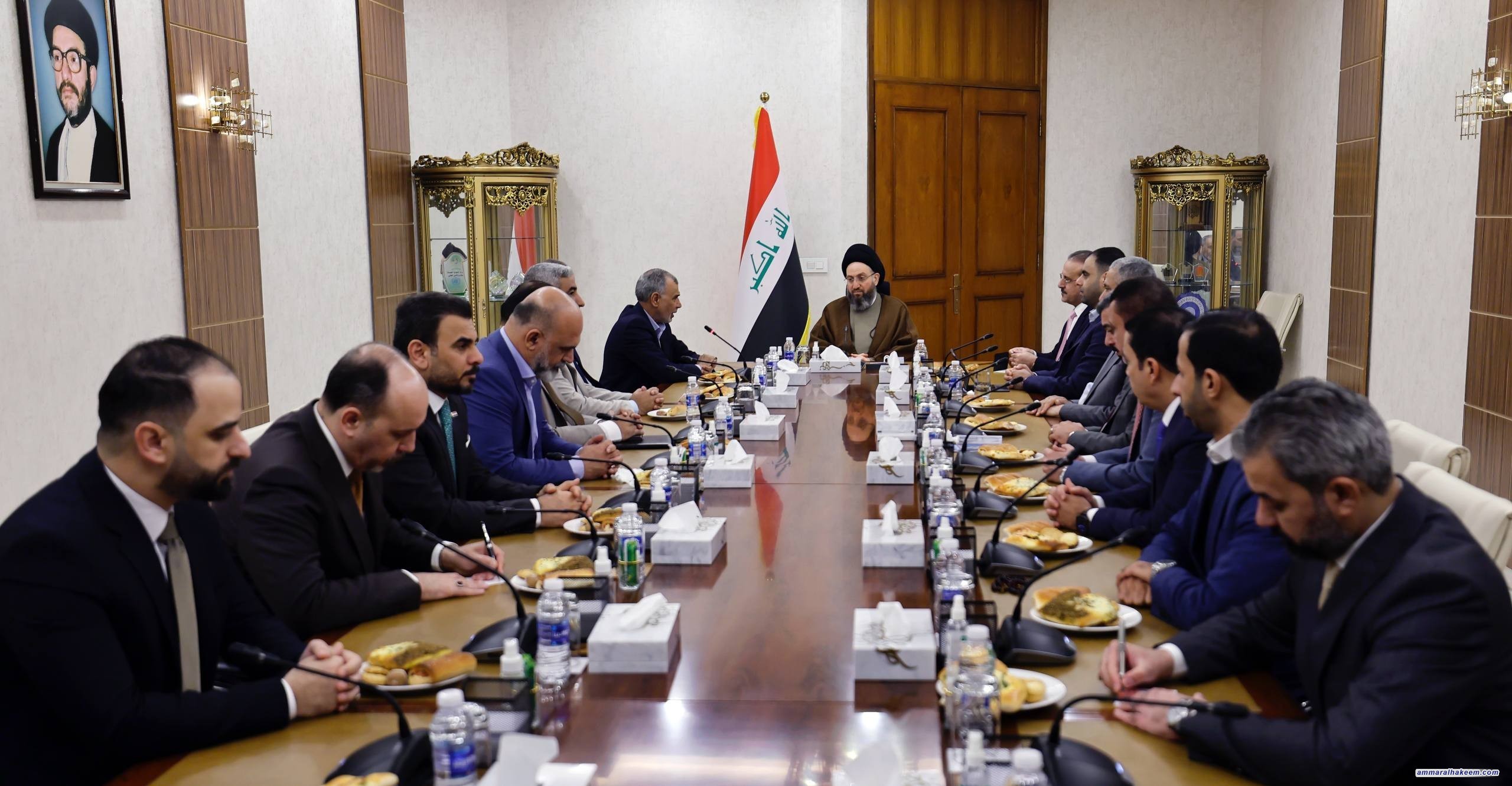السيد الحكيم يلتقي كتلة تحالف قوى الدولة الوطنية ويؤكد تفعيل الدور التشريعي والرقابي ودعم الحكومات المحلية