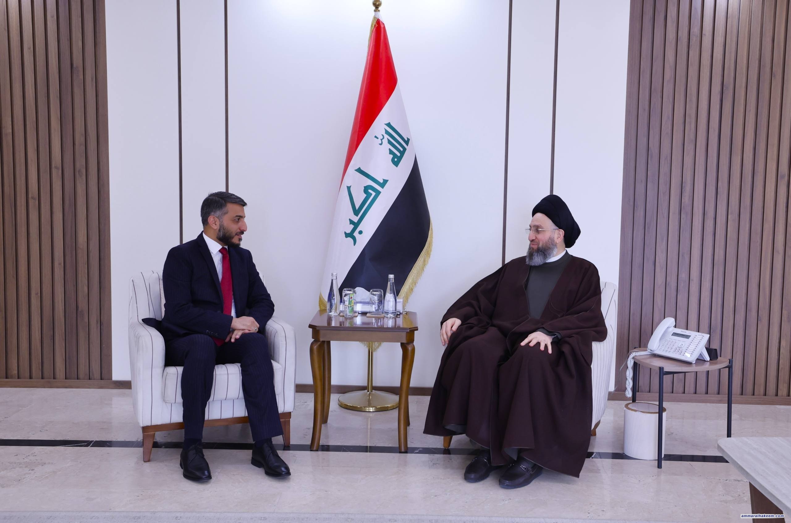 السيد الحكيم يؤكد أهمية منح الحكومات المحلية صلاحياتها الدستورية