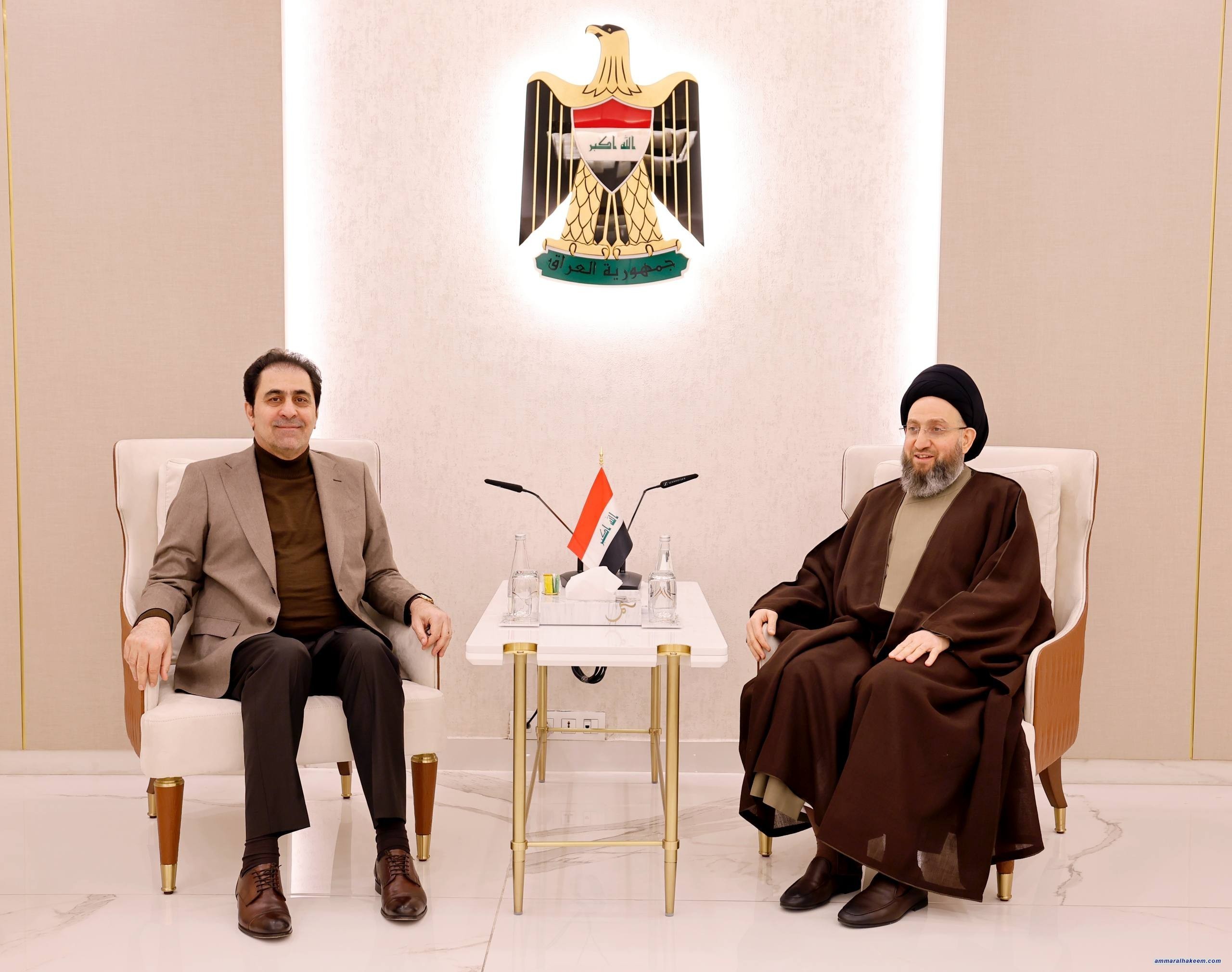 Sayyid Al-Hakeem Receives Al-Mandalawi, Stresses Coordination Framework Unity, Complete Constitutional Entitlements