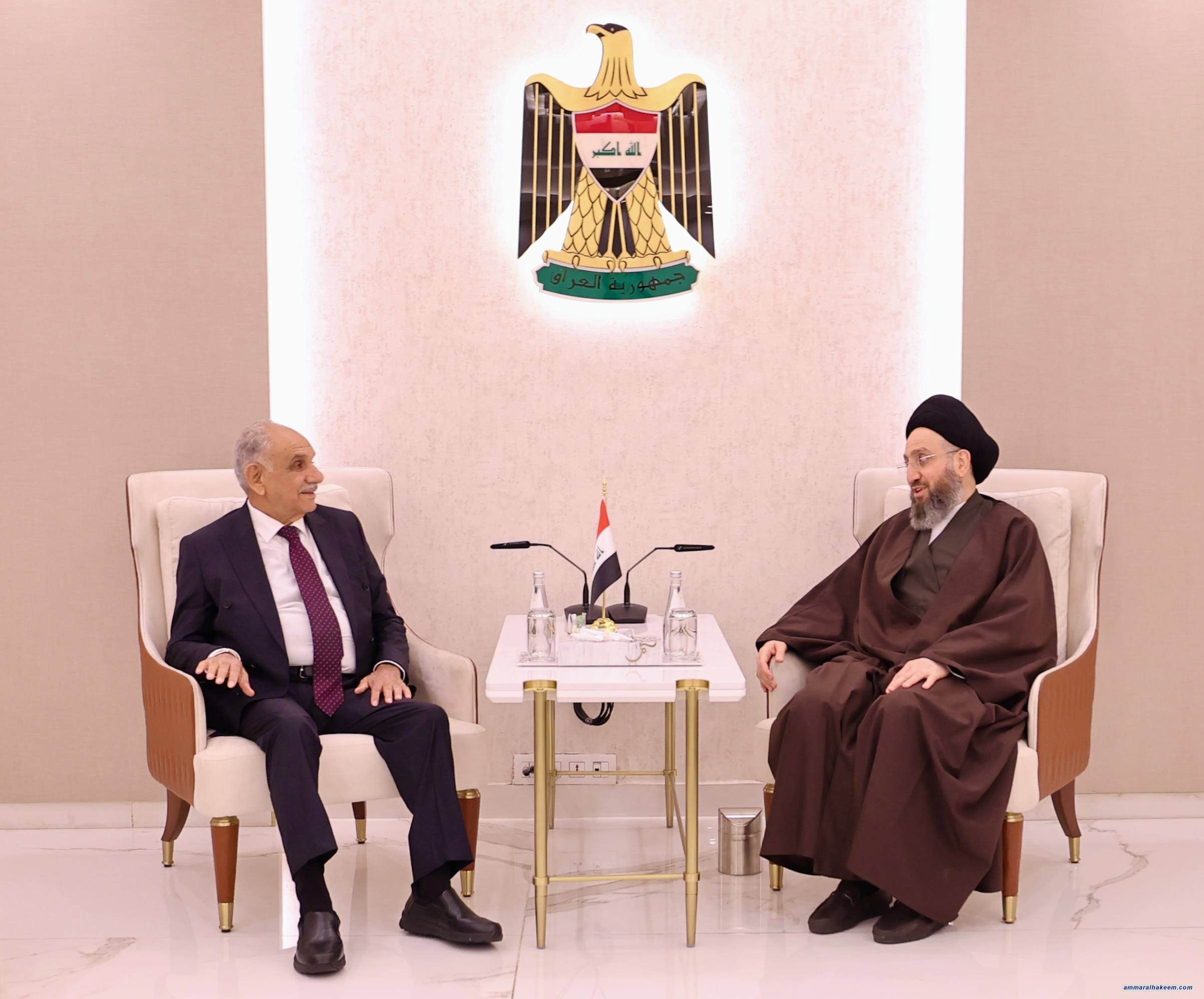 السيد الحكيم يجدد الدعوة للحوار ووقف الحرب على إيران خلال استقباله المطلك