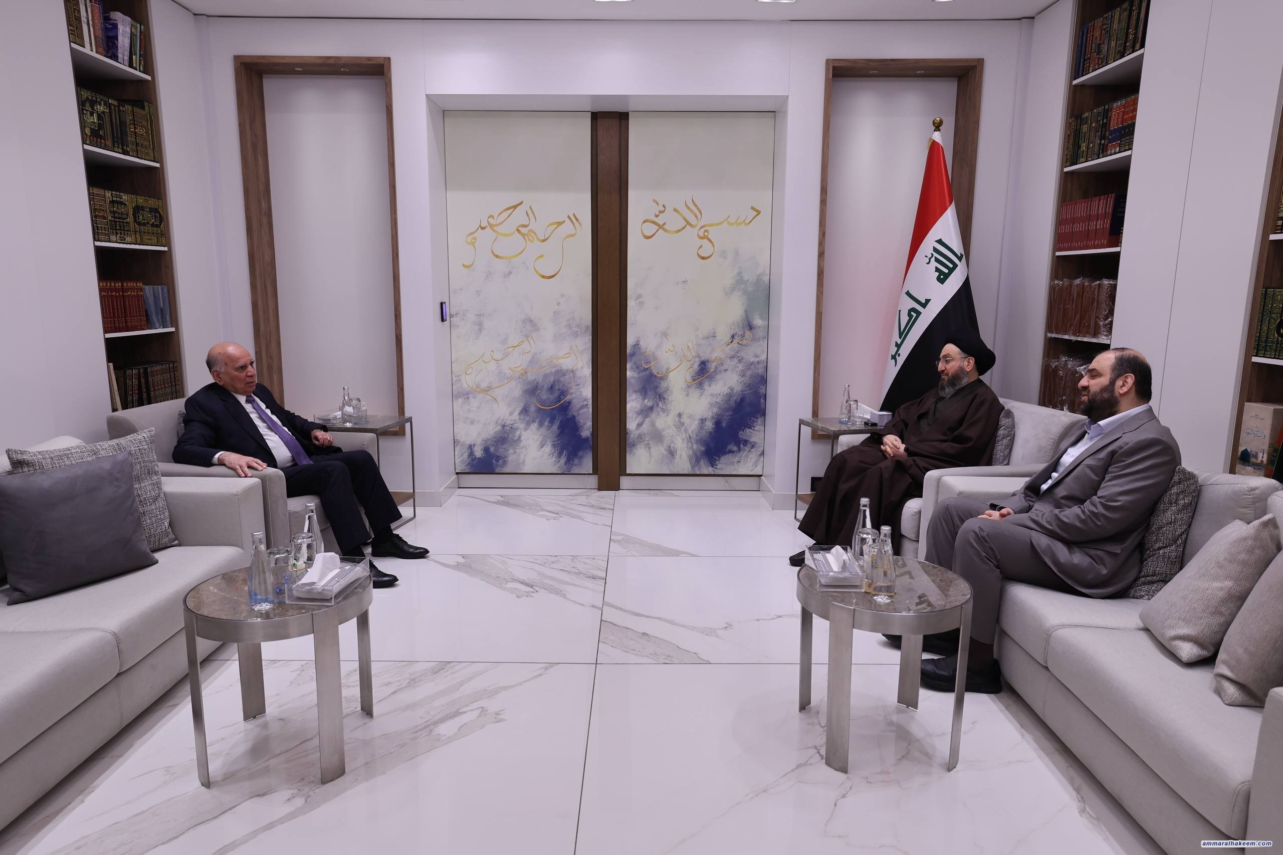 السيد الحكيم  يلتقي وزير الخارجية العراقي ويناقش التطورات الإقليمية واستعادة الاستقرار