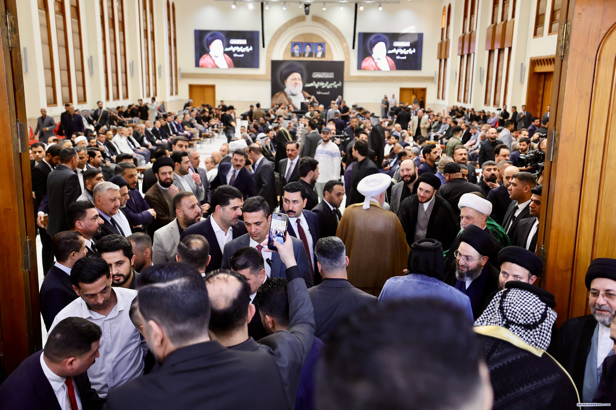 تقرير مصور .. السيد الحكيم يقيم مجلس الفاتحة على روح الفقيد السيد حسين محمد هادي الصدر (رحمه الله)،
