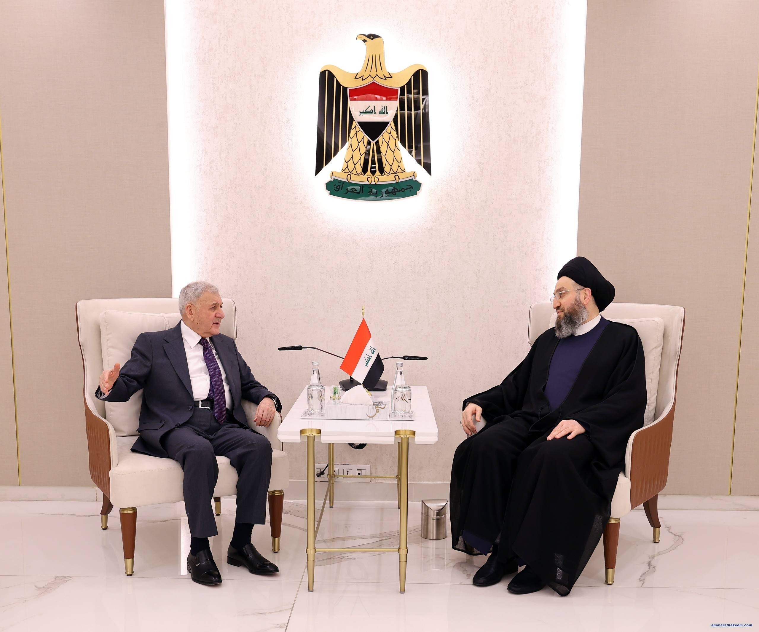 السيد الحكيم يلتقي رئيس الحمهورية ويبحث معه إنهاء الانسداد السياسي وتسريع انتخاب رئيس الجمهورية وتشكيل الحكومة