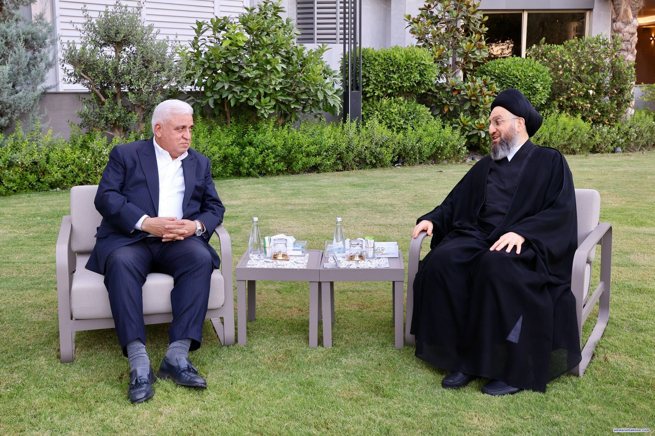 السيد الحكيم يدعو إلى تعزيز الجهد الاستخباري لملاحقة بقايا الإرهاب