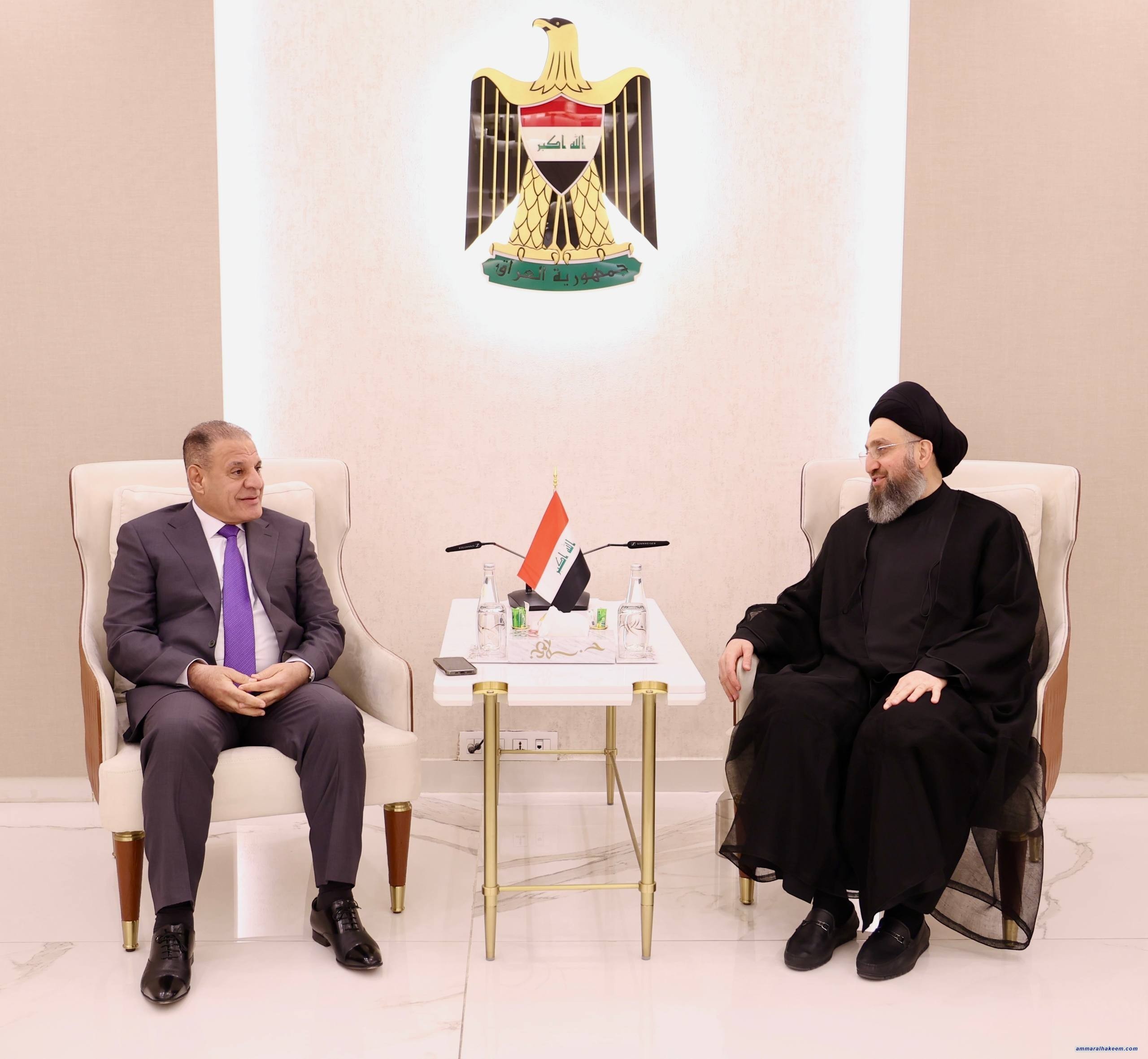 السيد الحكيم يجدد دعمه للحكومة ويؤكد أهمية استهداف ملفات الفساد الكبرى