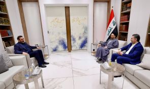 سەید حەكیم لەگەڵ وەزیری پیشەسازی باسی سروشتی پیشەسازی و پێویستی باشكردنی سەقامگیری و پتەوكردنی كرانەوەی هاوسەنگی كرد